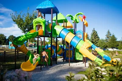 Camping Les Genêts  - Kinderspielplatz auf dem Campingplatz