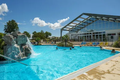 Camping LES GROSSES PIERRES  -  Poolbereich vom Campingplatz