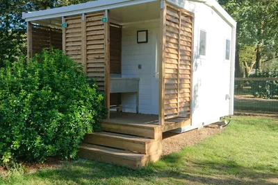Camping du Haras - Stellplätze mit privaten sanitären Einrichtungen