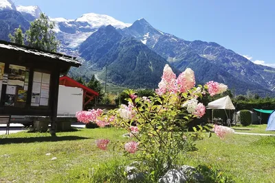 Camping Les Marmottes - Campingplatz mit malerischer Aussicht auf die Berge