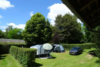 Camping Les Mésanges - Zeltplätze im Grünen