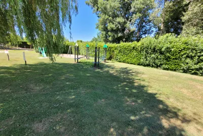 Camping Les Peupliers - Kinderspielplatz auf dem Campingplatz