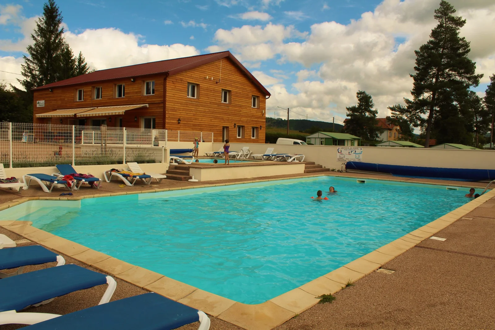Camping Les Pinasses