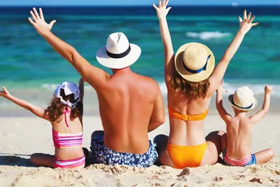 Camping Les Sables d'Or - Familie am Strand