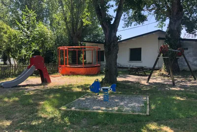 Camping Les Violettes - Kinderspielplatz auf dem Campingplatz