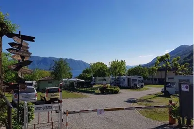 Camping Lido Cannero - Einfahrt in das Gelände vom Campingplatz