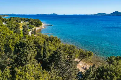 Camp Ljutić - Blick auf den Campingplatz am Strand