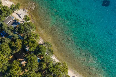 Camp Ljutić - Luftaufnahme des Strandes am Campingplatz