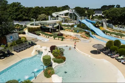 Yelloh! Village L'Océan Breton  - Rutschen im Wasserpark des Campingplatzes