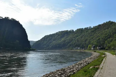 Camping Loreleyblick - Blick auf den Fluss am Campingplatz