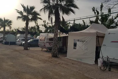 Camping Los Delfines - Stellplätze auf dem Campingplatz