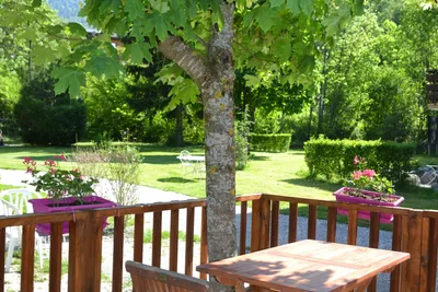 Camping Marie France - Terrasse eines Mobilheims auf dem Campingplatz