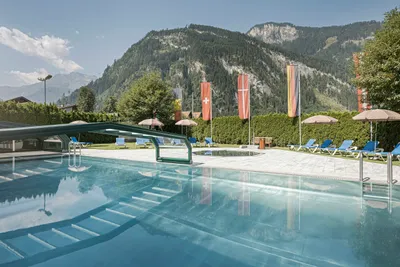 Camping Mayrhofen - Pool im Freien auf dem Campingplatz