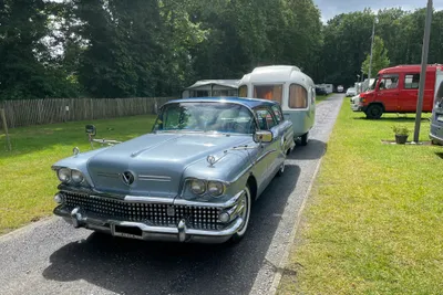 Camping Memling - Caravans und Oldtimer auf dem Campingplatz