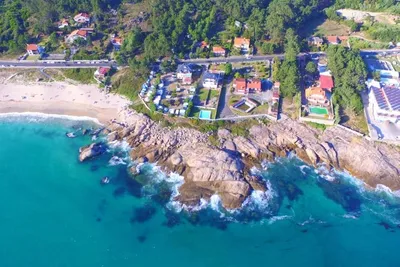 Camping Muiñeira  -  Campingplatz an der Atlantikküste von Spanien aus der Vogelperspektive