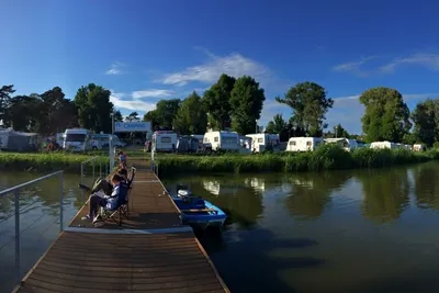 Camping Na Granicy - Blick auf den Campingplatz vom Steg aus