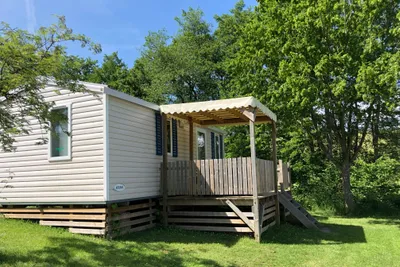 Camping Neumuhle - Mobilheime mit Terrasse im Grünen auf dem Campingplatz 