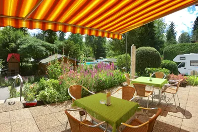 Camping Nord Sam  -  Restaurant mit Terrasse auf dem Campingplatz