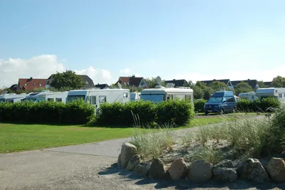 Camping Nordsee - Wohnmobilstellplätze zwischen Hecken