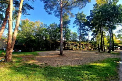 Camping-Oase Steinbruchsee Süplingen - Volleyballfeld auf dem Campingplatz
