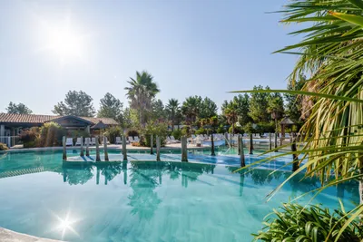 Camping Oyam - Freibad auf dem Campingplatz