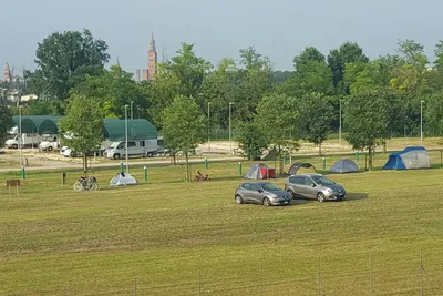 Camping Parco al Po  -  Wohnwagen- und Zeltstellplatz vom Campingplatz im Grünen