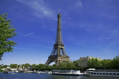 Homair Camping Paris Est - Blick auf Eiffelturm in der Nähe vom Campingplatz--