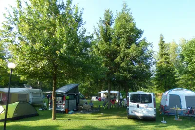 Camping Park - Wohnmobil- und  Wohnwagenstellplätze