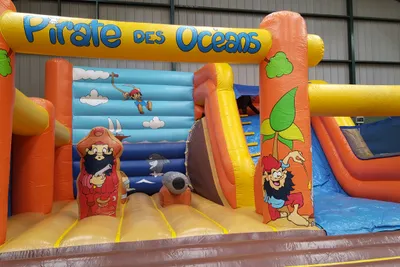 Camping Pen Palud - Hüpfburg auf dem Campingplatz