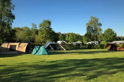 Camping Pieterom - Zeltplätze auf der Grünfläche