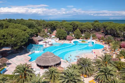 Camping Village Pino Mare - Luftaufnahme des Wasserparks