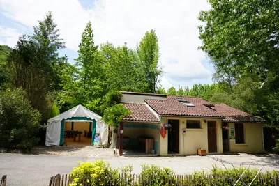 Camping Pittoresque  Camping La Plaine - Rezeption auf dem Campingplatz