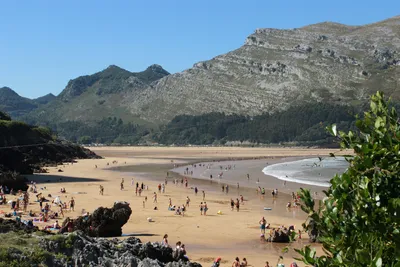 Camping Playa Arenillas  -  Strand vom Campingplatz an einer Bucht vom Atlantischen Ozean