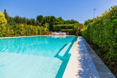 Camping Porto - Blick auf den Pool im Freien