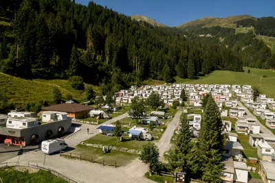 Camping Pradafenz - Übersicht auf das gesamte Campingplatz Gelände 