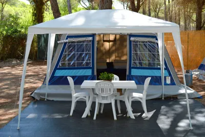 Camping Principina - Wohnwagenzelt mit vier Betten