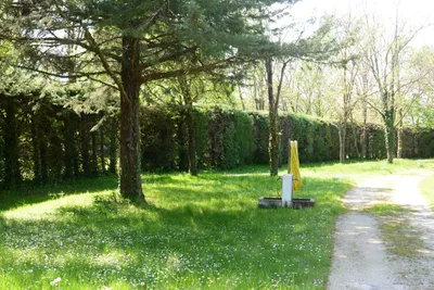 Camping Rochecondrie Loisirs -  im Grünen