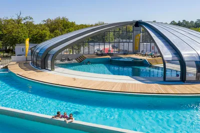 Camping Sandaya Soulac Plage - Teleskopischer Schwimmbadüberdachung