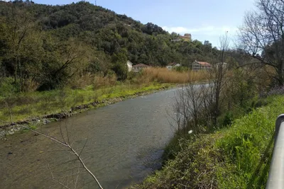 Camping Santa Vittoria - Fluss in der Nähe vom Campingplatz