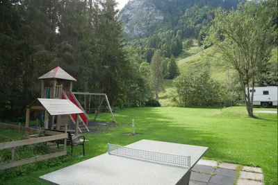Camping Seeweid Schwarzsee -  Spielplatz mit Tischtennisplatten
