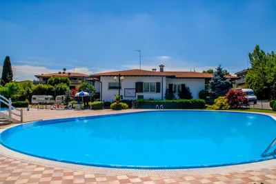 Camping Sirmione - Swimmingpool auf dem Campingplatz