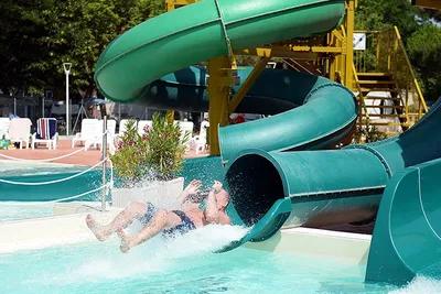 Camping Spiaggia e Mare - Wasserrutsche im Poolbereich vom Campingplatz