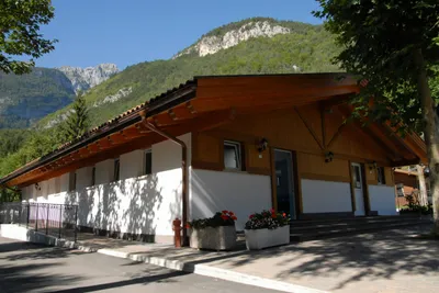 Camping Spiaggia Lago di Molveno  -  Sanitärgebäude vom Campingplatz