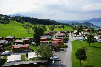 Camping Stuhlegg  -  Blick auf den Wohnwagen- und Zeltstellplatz und Mobilheime