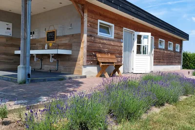 Camping 't Heike - Außenansicht Sanitärgebäude