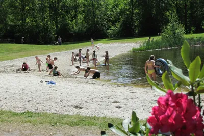 Camping 't Plathuis  -  Baden am Teich am Campingplatz