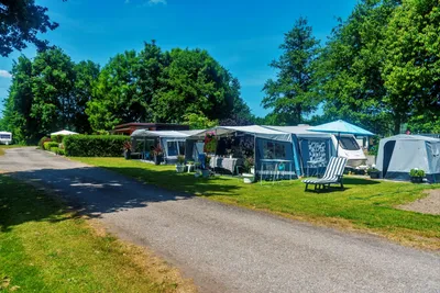 Camping en Horecacentrum 't Wisentbos - Wohnmobil- und  Wohnwagenstellplätze