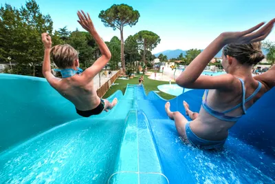 Camping Taxo les Pins  - Kinder auf der Wasserrutsche vom Campingplatz