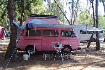 Camping Torre Chia  -  Wohnwagen auf dem Stellplatz vom Campingplatz