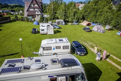 Camping Ustup - Wohnmobil- und Wohnwagenstellplätze auf der Wiese